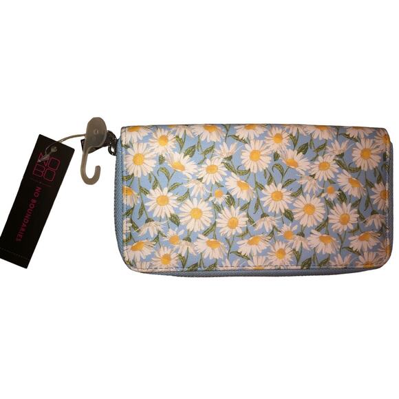 NOBO No Boundaries Zip Around Wallet Blue Sunflowers Brand New! - Picture 4 of 8